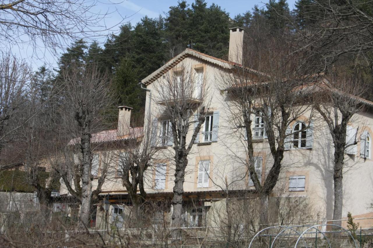 Charmant Appartement Au Coeur Des Gres D Annot Eksteriør bilde